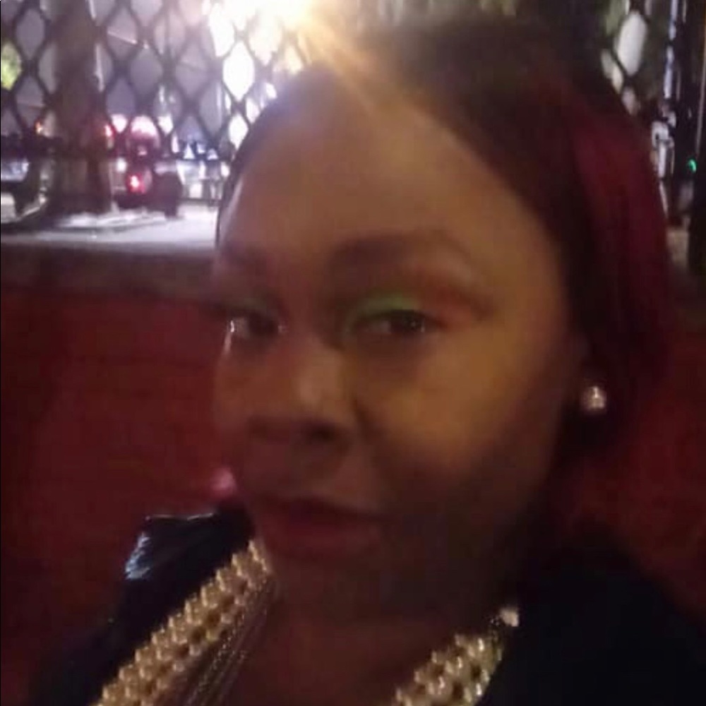 Meet your Posher, Kiya